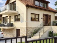 Eladó családi ház, Szentendrén 159 M Ft, 5 szobás