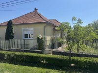 Eladó családi ház, Hőgyészen, Gárdonyi Géza utcában 39.9 M Ft