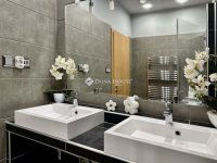 Eladó téglalakás, Pécsett 125 M Ft, 3 szobás