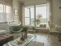 Eladó téglalakás, Veszprémben 130 M Ft, 4 szobás