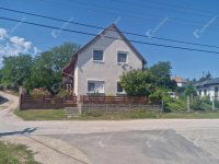 Eladó családi ház, Ászáron 64.9 M Ft, 5 szobás