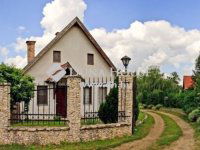 Eladó családi ház