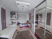 Eladó panellakás, Debrecenben 69.9 M Ft, 3 szobás