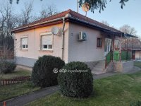 Eladó nyaraló, Jászberényben 30 M Ft, 2 szobás