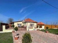 Eladó családi ház, Besenyőtelken 67 M Ft, 5 szobás