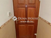 Eladó téglalakás