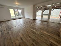 Eladó családi ház, Szegeden 250 M Ft, 6 szobás