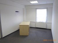 Kiadó iroda, Pécsett, Nyírfa utcában 240 E Ft / hó, 3 szobás