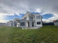 Eladó sorház, Velencén 220 M Ft, 5 szobás / költözzbe.hu