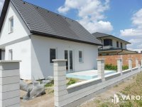Eladó ikerház, Szegeden 119 M Ft, 4 szobás / költözzbe.hu