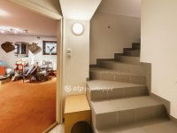 Eladó családi ház, II. kerületben 249 M Ft, 6+2 szobás