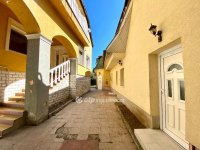 Eladó családi ház, Esztergomban 299 M Ft, 12+1 szobás