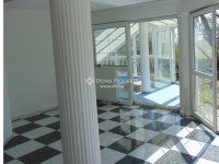 Eladó családi ház, Budaörsön 375 M Ft, 9 szobás