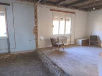 Eladó családi ház, Újkéren 21.5 M Ft, 2 szobás