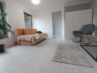 Eladó családi ház, Szentendrén 195 M Ft, 7 szobás