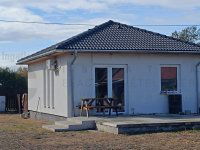 Eladó családi ház, Zsombón 59.5 M Ft, 1+2 szobás