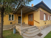 Eladó családi ház, Monoron 59.9 M Ft, 3 szobás