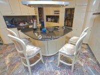 Eladó családi ház, II. kerületben 674 M Ft, 5 szobás