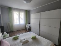 Kiadó téglalakás, albérlet, Pécsett, Kőrösi Csoma Sándor utcában