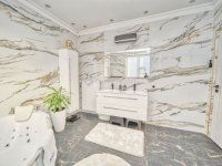 Eladó családi ház, Gyálon 299 M Ft, 7 szobás