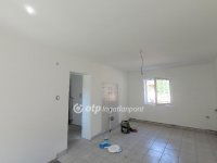 Eladó üzlethelyiség, Jászberényben 79 M Ft