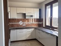 Eladó panellakás, Debrecenben 102 M Ft, 3 szobás