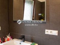 Eladó családi ház, Pécelen 249 M Ft, 6 szobás