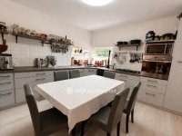 Eladó családi ház, Délegyházán 179 M Ft, 5 szobás