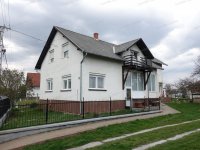 Eladó családi ház, Bándon 134 M Ft, 8+1 szobás