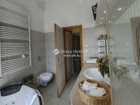 Eladó családi ház, Budakeszin 299 M Ft, 8 szobás