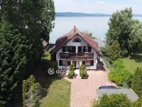 Eladó családi ház, Balatonbogláron 890 M Ft, 7 szobás