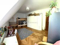 Eladó téglalakás, Pécsett 86 M Ft, 3 szobás