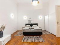 Eladó téglalakás, V. kerületben 109 M Ft, 3 szobás