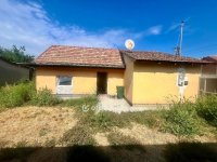 Eladó családi ház, Jászberényben 16.99 M Ft, 2 szobás