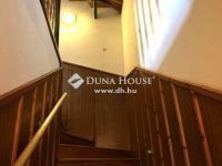 Eladó családi ház, Esztergomban 80 M Ft, 5 szobás