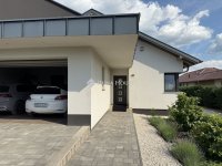 Eladó családi ház, Péterin 155 M Ft, 3 szobás