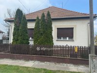 Eladó családi ház, Tiszafüreden 57.5 M Ft, 3+2 szobás