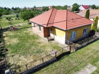 Eladó családi ház, Mezőnyárádon 12 M Ft, 3 szobás