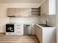 Eladó téglalakás, Tatabányán 51.9 M Ft, 3 szobás