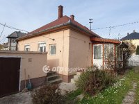 Eladó családi ház, Devecseren 36.9 M Ft, 3 szobás