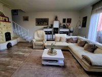 Eladó családi ház, Pécsett 199.99 M Ft, 8 szobás