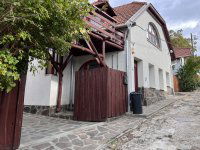 Eladó családi ház, Esztergomban 89.5 M Ft, 5 szobás