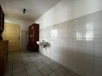 Eladó üzlethelyiség, Szentlászlón 75 M Ft