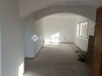 Eladó családi ház, Kiszomboron 29.99 M Ft, 2 szobás