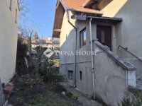 Eladó családi ház, Pécsett 179 M Ft, 8 szobás