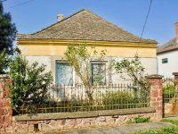 Eladó családi ház