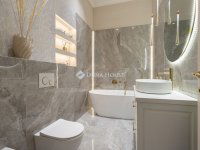 Eladó téglalakás, V. kerületben 245 M Ft, 3 szobás