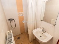 Eladó családi ház, Szombathelyen 95 M Ft, 9 szobás