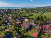 Eladó családi ház, Balatonalmádiban 89.99 M Ft, 5 szobás