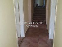 Eladó ipari ingatlan, Szigetújfalun 250 M Ft